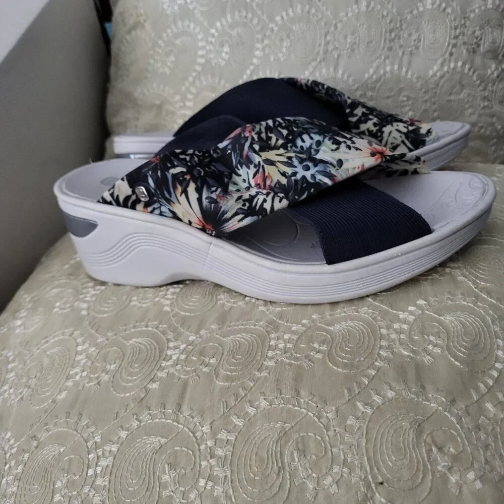 Bzees sandals 6W